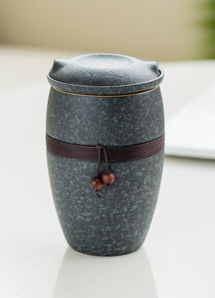 Black Porcelain Tea Infuser Mug with Lid – Modern Chinese Kung Fu Teacup