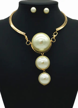 Exaggerated Large Pearl Pendant Necklace