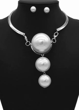 Exaggerated Large Pearl Pendant Necklace