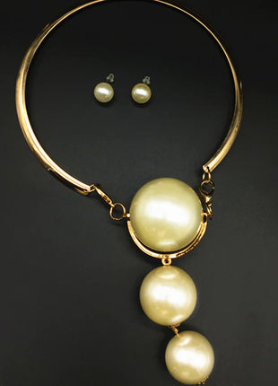 Exaggerated Large Pearl Pendant Necklace