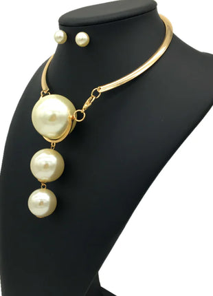 Exaggerated Large Pearl Pendant Necklace