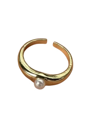 Pearl Ring with Elegant Light and Ripe Design