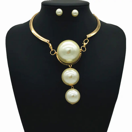 Exaggerated Large Pearl Pendant Necklace