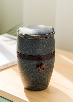 Black Porcelain Tea Infuser Mug with Lid – Modern Chinese Kung Fu Teacup