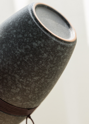 Black Porcelain Tea Infuser Mug with Lid – Modern Chinese Kung Fu Teacup