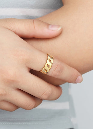 Cassie Ring