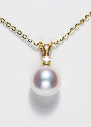 Lustrous Sea Pearl Pendant Necklace